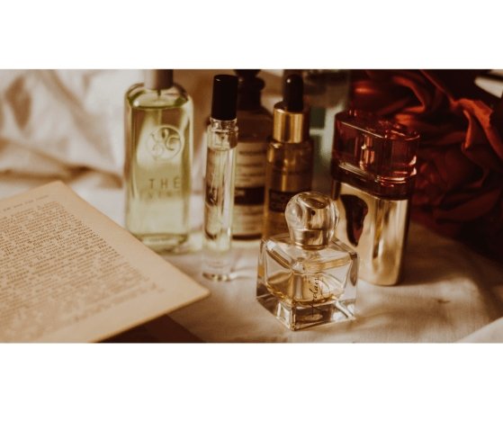 Ce înseamnă Extract de Parfum? Ghidul complet pentru a alege aroma perfectă